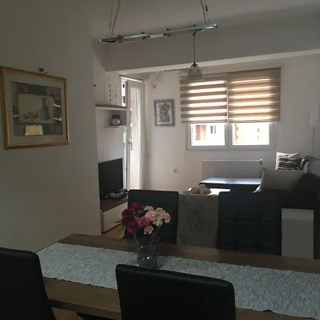 Dora - Modern Amenities And Urban Location Апартаменты *