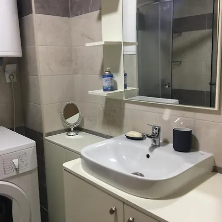 Dora - Modern Amenities And Urban Location *